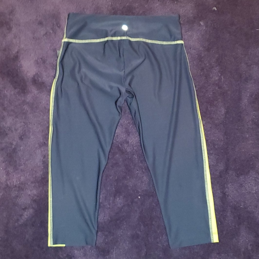 Cropped Color Block Leggins - Picture 4 of 5